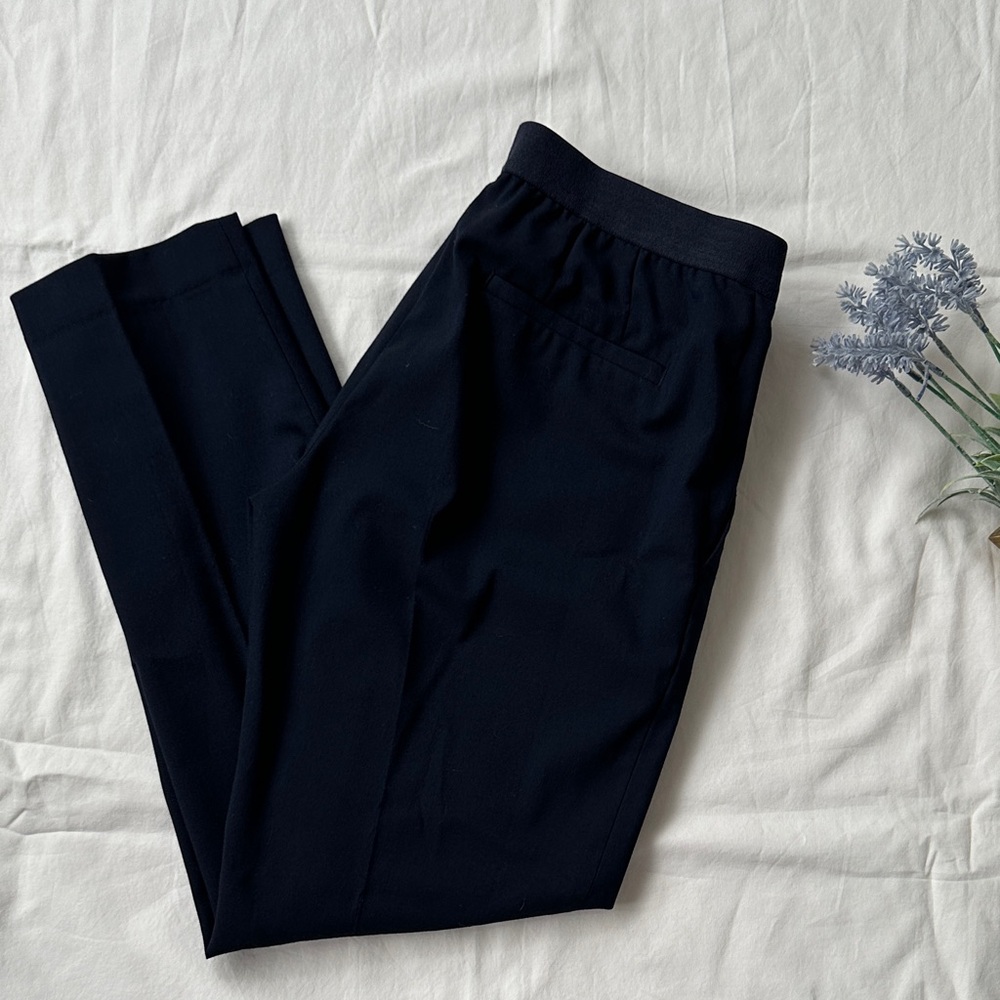 Uniqlo women’s navy blue Pants